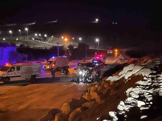 Afyonkarahisar'da otomobil şarampole devrildi, çok sayıda ölü ve yaralı var