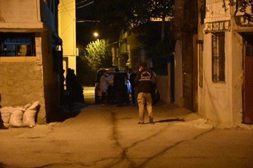 ADANA'DA SOKAKTA SİLAHLI ÇATIŞMA: 1 YARALI
