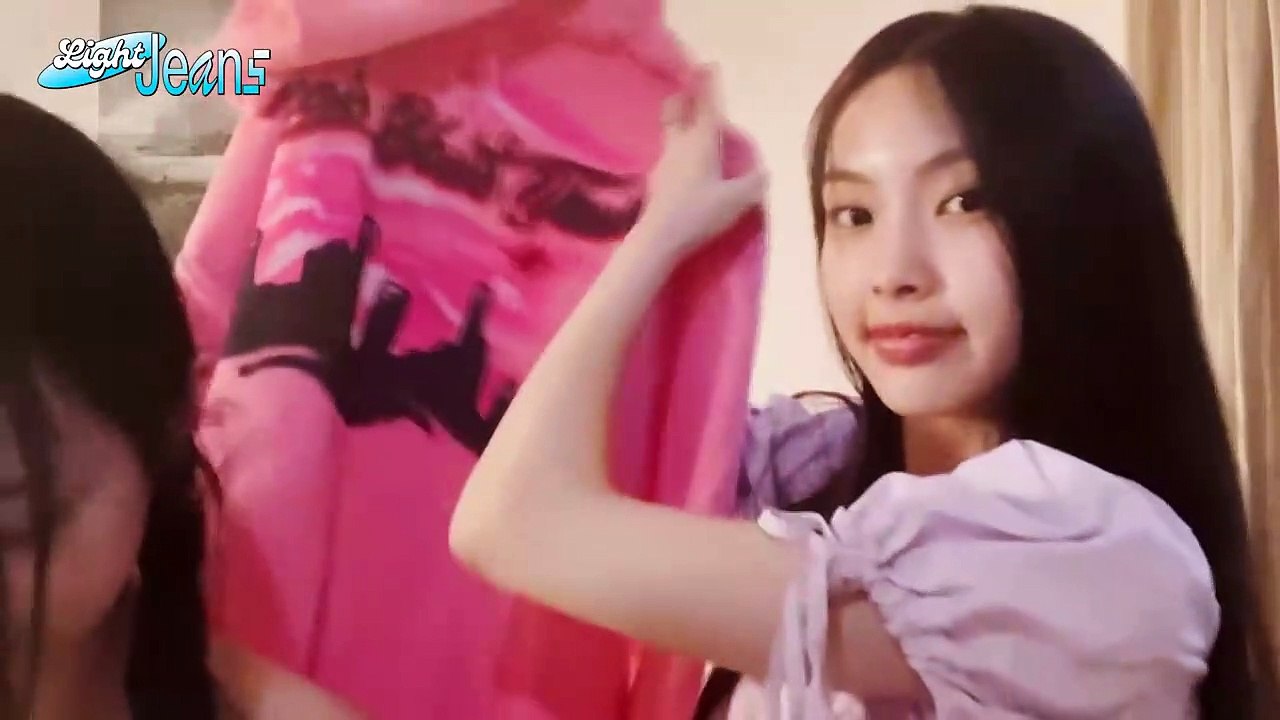 [Light Jeans] HANNI & HYEIN's Spain Shopping Haul