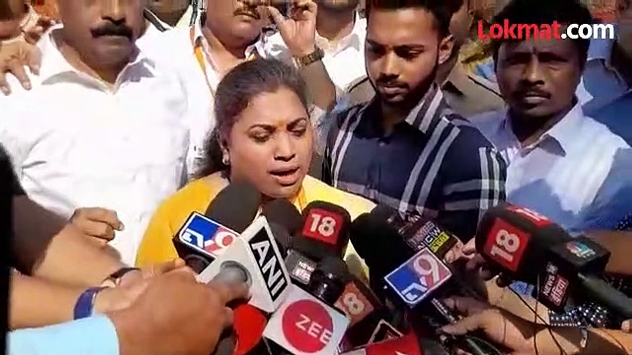 ऋतुजा लटके यांनी बजावला मतदानाचा हक्क