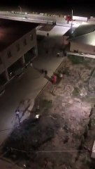 KYK yurduna giren bir şahıs, elinde satırla kız öğrencileri kovaladı!