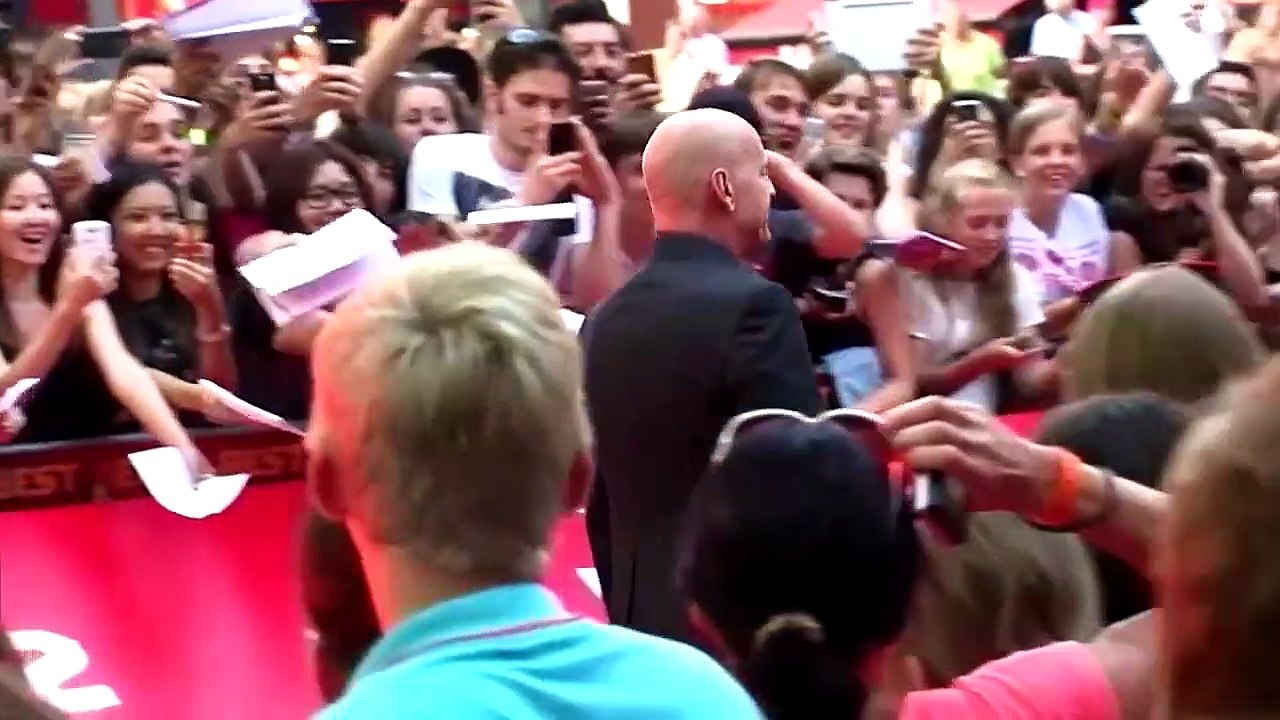 Actor Bruce Willis retires after aphasia diagnosis