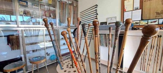 Ceviz ağacına şekil veren üçüncü kuşak baston ustası