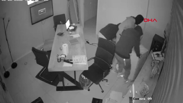 Güngören'deki kasa hırsızları kamerada
