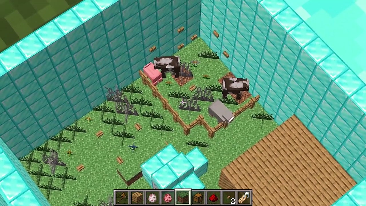 Minecraft NOOB vs PRO_ SAFEST TINY HOUSE BUILD CHALLENGE