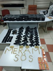 OTO YIKAMACIDA 44 RUHSATSIZ SİLAH ELE GEÇİRİLDİ, İŞ YERİ SAHİBİ TUTUKLANDI