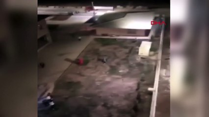 Kız yurduna satırla girdi, öğrencileri kovaladı
