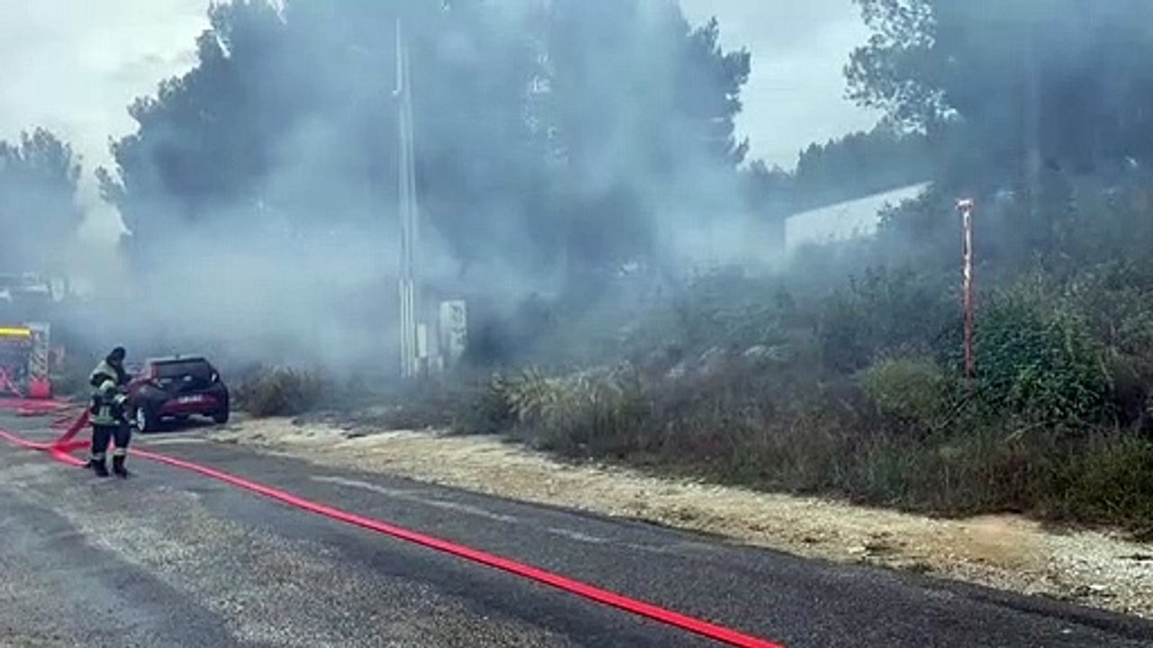 Martigues A55: un camion en feu et une fumée importante