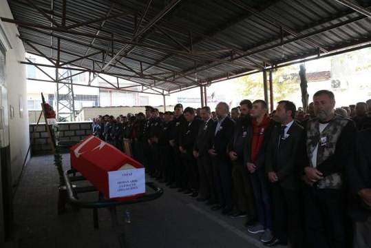 Trafik kazasında hayatını kaybeden Uzman Çavuş Arık'ın cenazesi toprağa verildi