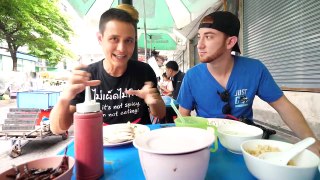 Thai Street Food in Bangkok - MOST POPULAR LUNCH Noodles in Downtown Silom, Thailand!