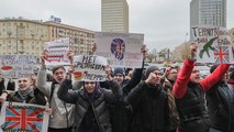 Russian protesters chant ‘Britain is a terrorist state’ at summond UK ambassador in Moscow