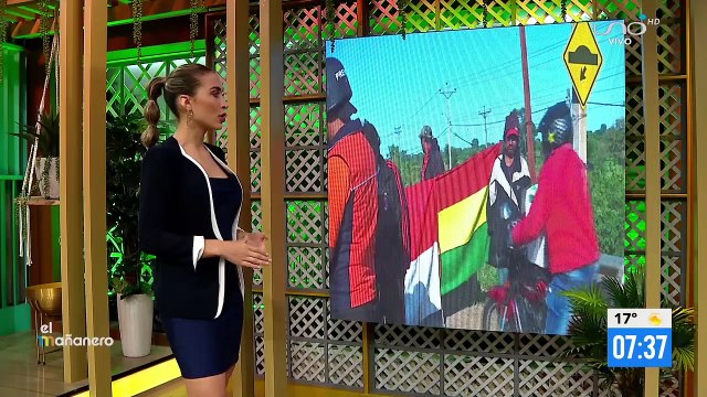 Pobladores de Pailón resguardan punto de bloqueo para impedir el ingreso de marchistas afines al 'MAS' que vienen de San José de Chiquitos