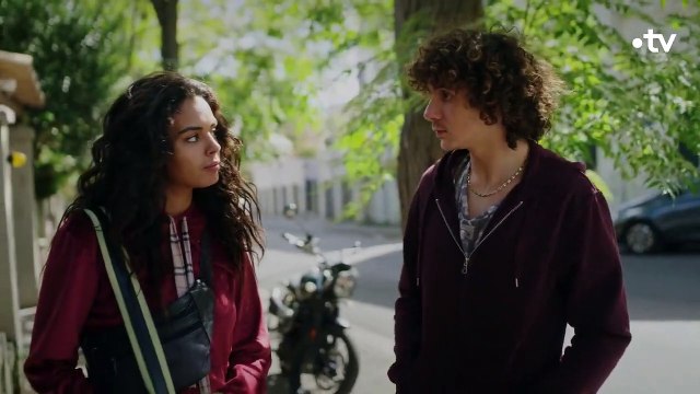 Plus belle la vie : [Indiscrétion] – Betty teste les limites de Kilian