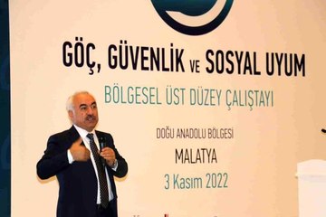 Bakan Yardımcısı Ersoy: "Biz, birilerinin yaptığı gibi Ege Denizi'nde botlarını şişleyip, çocukları soğuk sularda ölüme mahkum edemezdik"