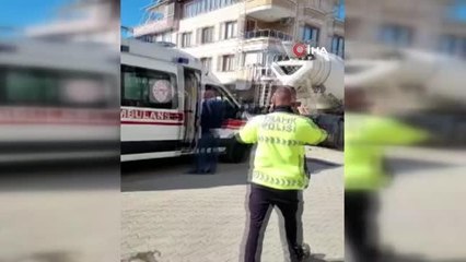 Edremit'te mikser yaşlı adamı altına aldı