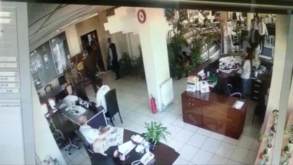 Şoförler ve Otomobilciler Odası'na silahlı saldırı kamerada