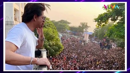 Ultah ke-57, Rumah Shah Rukh Khan Dikepung Lautan Manusia