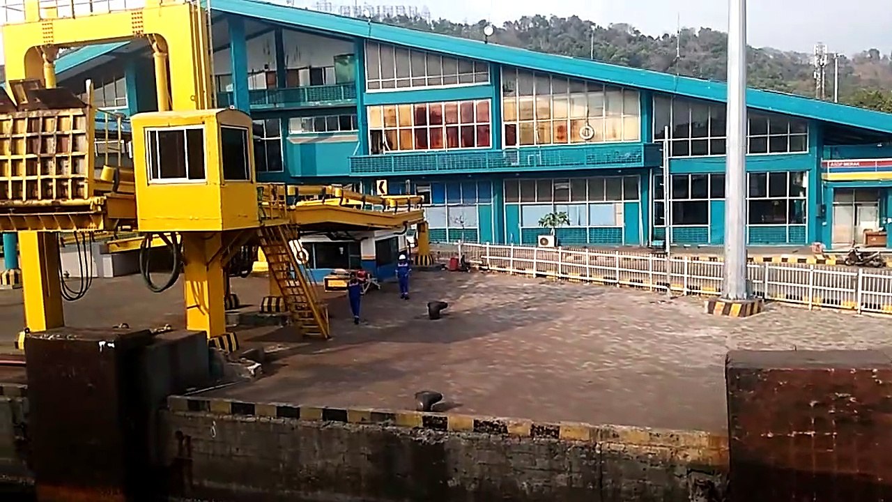 JALAN JALAN NAIK KAPAL GUYSSS