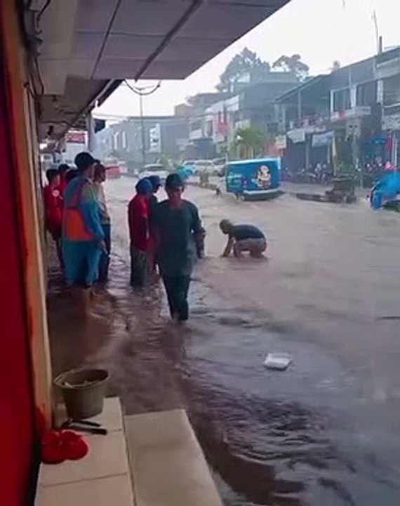 I didn't expect this city to flood like the ocean