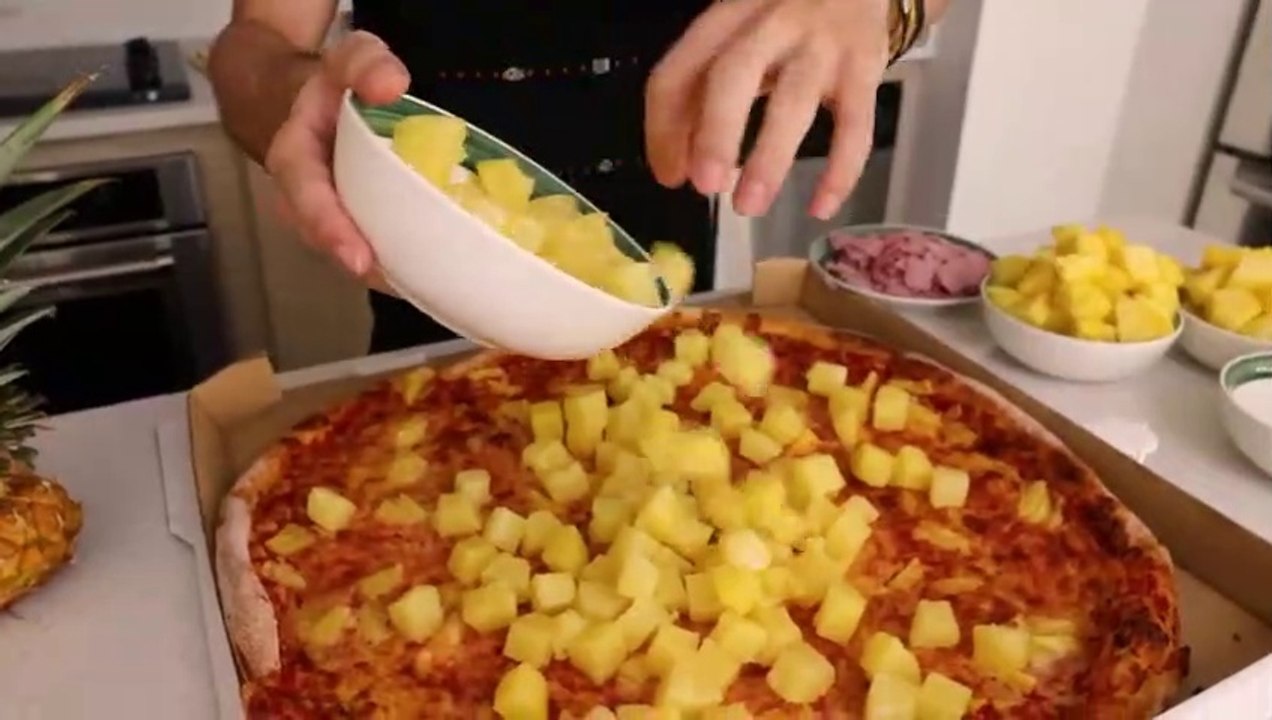 The _Most Hawaiian_ Hawaiian Pizza EVER...