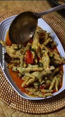 ceker ayam woku