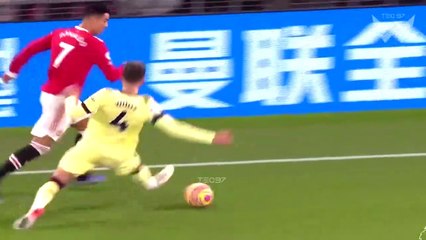 Football moments when 1 vs 1 isn't fair