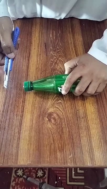 bottle and balloon arrow.