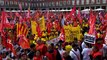 Miles de personas se manifiestan en Madrid para exigir mejoras salariales a la patronal