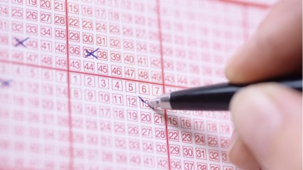 Il remporte le jackpot au Loto mais ne le dit pas à sa famille pour une drôle de raison
