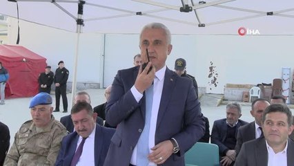 Gerçeğini aratmayan tatbikat... Çöken binanın altında kalan yaralılar böyle kurtarıldı