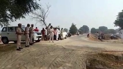 घर से गायब युवक का शव गांव के बाहर सडक़ पर लहूलुहान अवस्था में मिला
