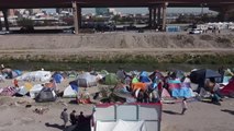 CİUDAD JUAREZ - Meksika'nın Rio Grande kıyısındaki kampta bulunan göçmenlerin bekleyişi sürüyor