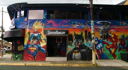 Fanáticos de los Super héroes abren restaurante temático con colorida oferta gastronómica. qn-Fanáticos de los Super héroes abren restaurante temático con colorida oferta gastronómica.-021122