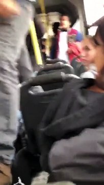 Bolsonaristas invadem ônibus e agridem estudantes em Jundiaí-SP