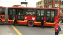 Caos en Bogotá: Varias estaciones de Transmilenio fueron vandalizadas en medio de protestas