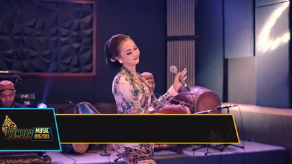 Lali Janjine  Rina Aditama  Kembar Campursari Sragenan Gayeng