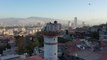 İzmir'de meydana gelen 4,9 büyüklüğündeki deprem anı güvenlik kamerasında