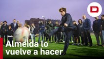 Almeida lo vuelve a hacer; golpea a un fotógrafo con un balón