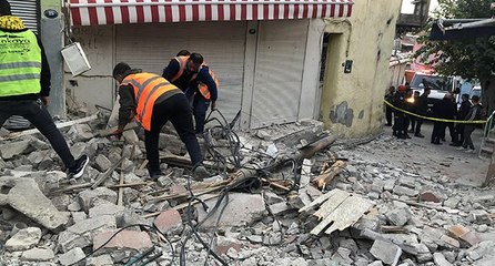 Depremin hasarı gün ağarınca ortaya çıktı