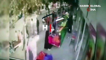 Pendik’te kaşar peyniri hırsızı marketten tekmelerle kovuldu