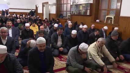 Diyanet İşleri Başkanı Erbaş sabah namazının ardından vatandaşlarla bir araya geldi