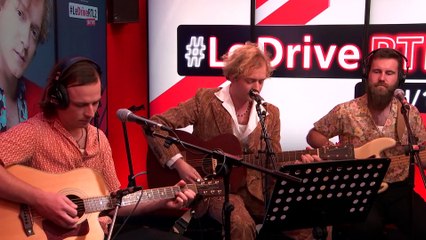 LIVE - Malo' interprète "Stuck in the Middle With You" dans #LeDriveRTL2 (03/11/22)