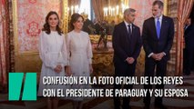 Lío y confusión en la foto oficial de los Reyes con el presidente de Paraguay y su esposa