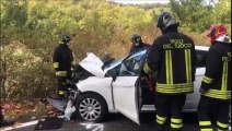 Incidente a Monteriggioni, 46enne muore nell'auto contro un albero