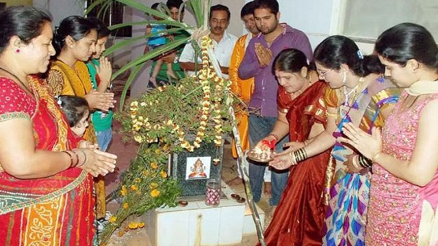 Tulsi Vivah 2022: तुलसी विवाह पूजा भोग | तुलसी विवाह पर जरूर लगाएं ये भोग। Boldsky *Religious