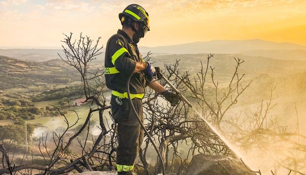 Busachi (OR) - Incendio boschivo domato dai Vigili del Fuoco (04.11.22)