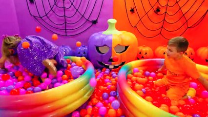 Diana and Roma Purple VS Orange Halloween Challenge