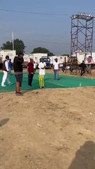 Bharat Jodo Yatra : 75 साल के दिग्विजय सिंह ने फुर्सत के पलों में खेला क्रिकेट, जयवर्धन सिंह ने शेयर किया VIDEO