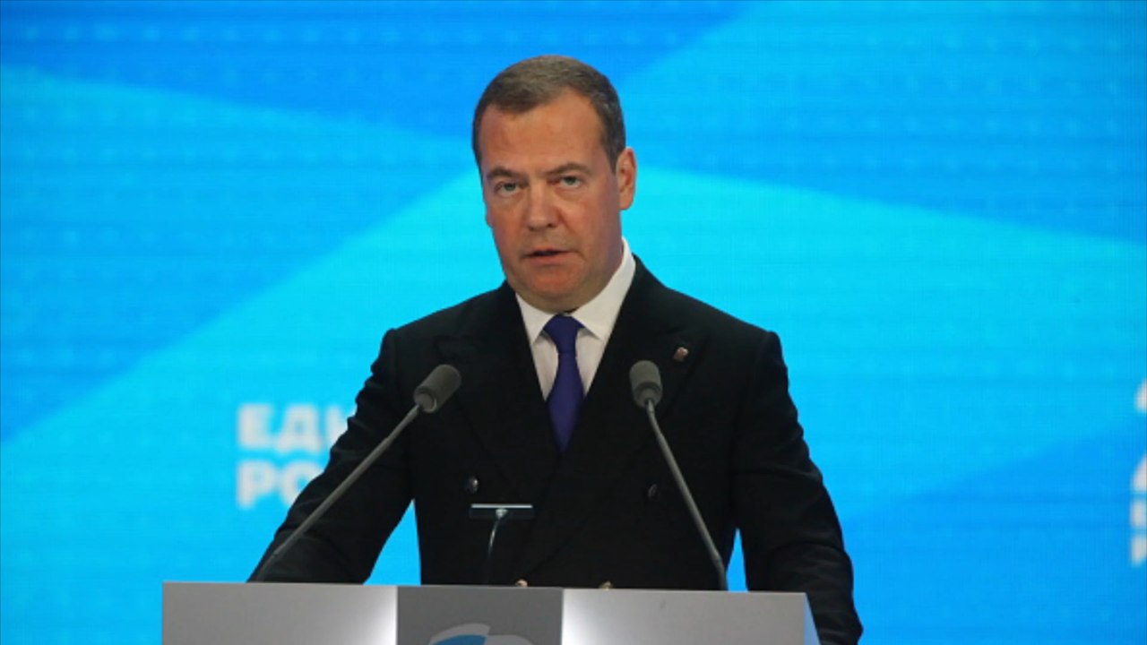 Russischer Ex-Präsident schimpft auf geflohene Russen