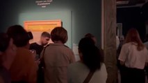 Azione degli ambientalisti a Roma, imbrattato quadro di Van Gogh